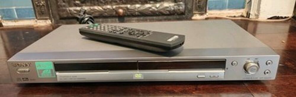 Sony DVP-NS425P Progressive Scan DVD CD Player with Remote - Tested Working
